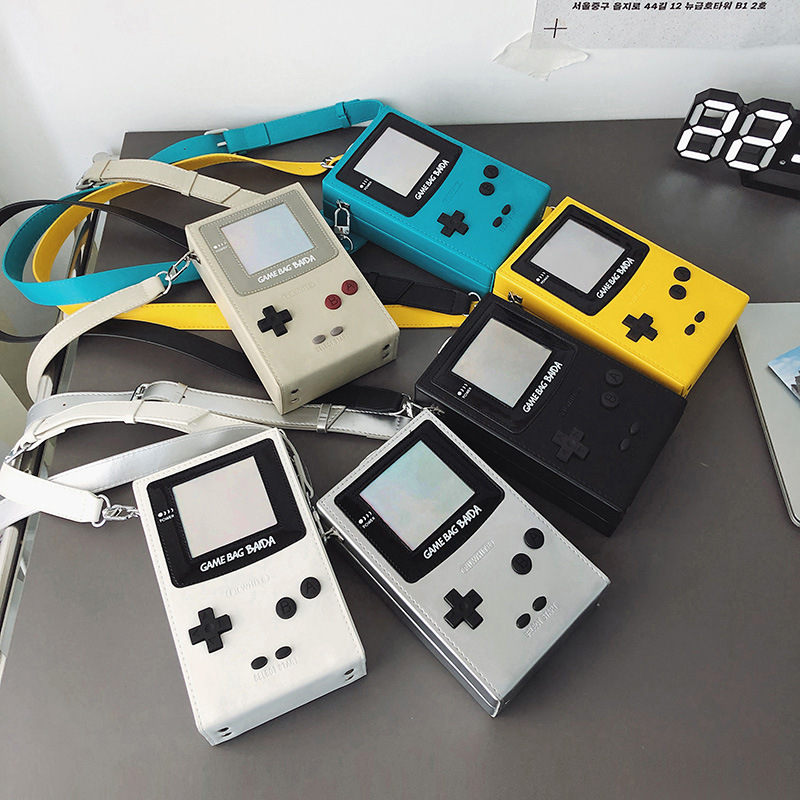 독특한 창의적인 게임 콘솔 모양의 크로스바디 미니 백  - Retro Gaming Station 리뷰 및 가격